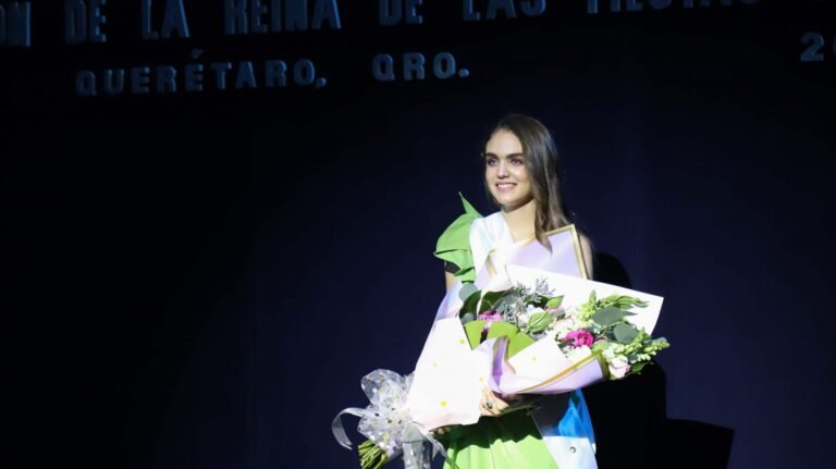 71_273_46240_734783336_VICTORIA_REINA_NAVIDAD_5-2048x1150