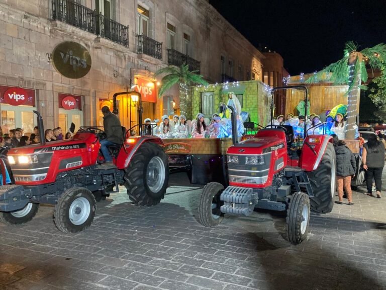 Arrancan-los-Carros-de-las-Posadas-Navideñas